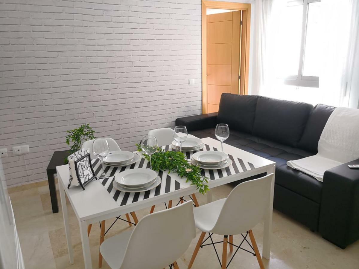 Apartamento La Victoria Malaga Bagian luar foto
