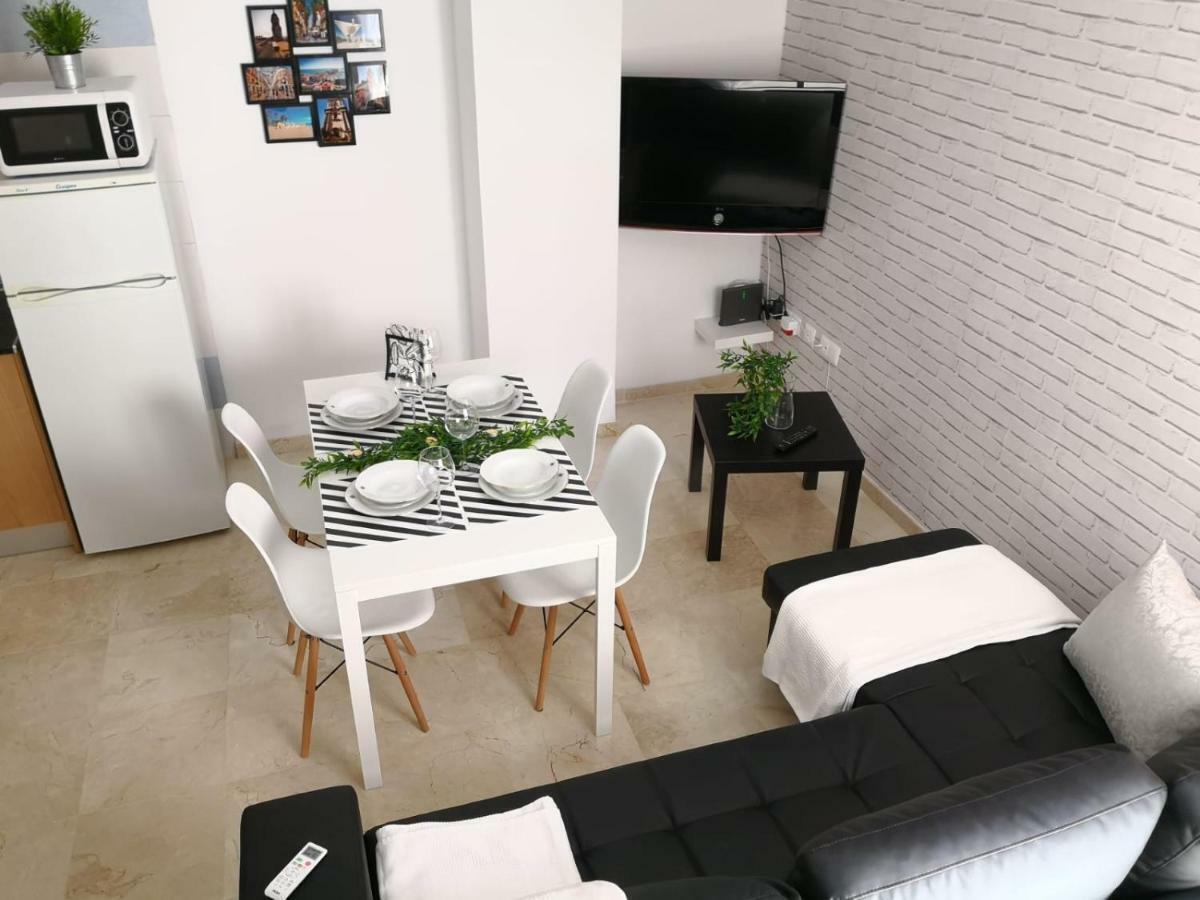 Apartamento La Victoria Malaga Bagian luar foto