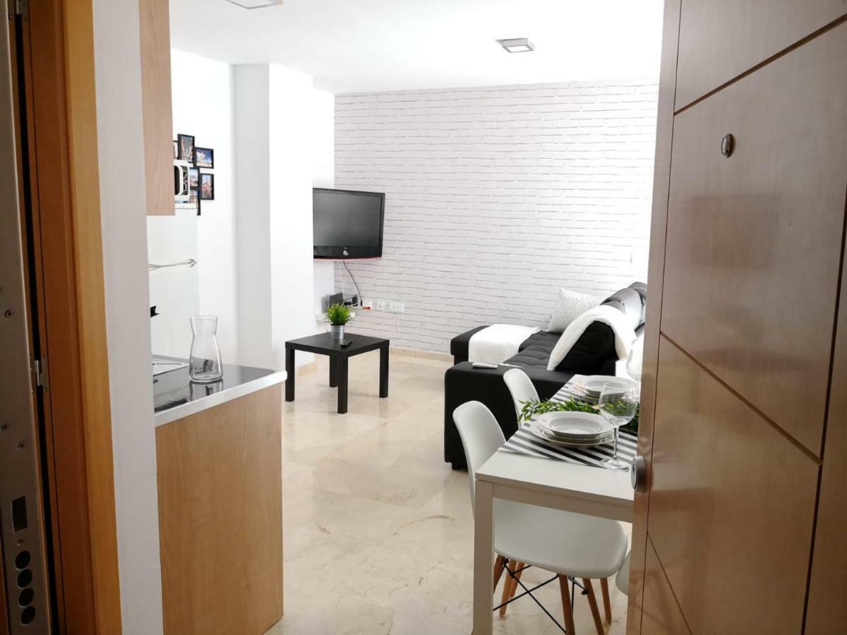 Apartamento La Victoria Malaga Bagian luar foto