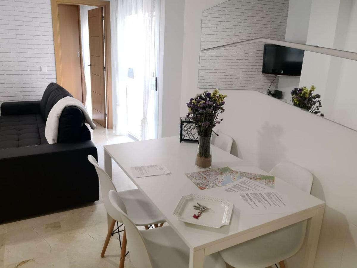 Apartamento La Victoria Malaga Bagian luar foto
