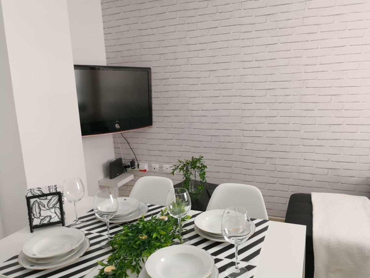 Apartamento La Victoria Malaga Bagian luar foto