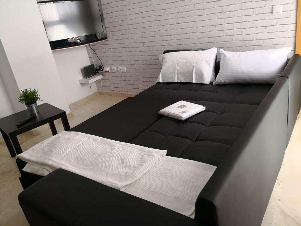 Apartamento La Victoria Malaga Bagian luar foto